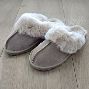 Suede & Faux Fur Slippers Women's Size 8 Like New